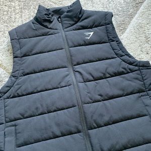 MENS GYMSHARK CREST PUFFER VEST